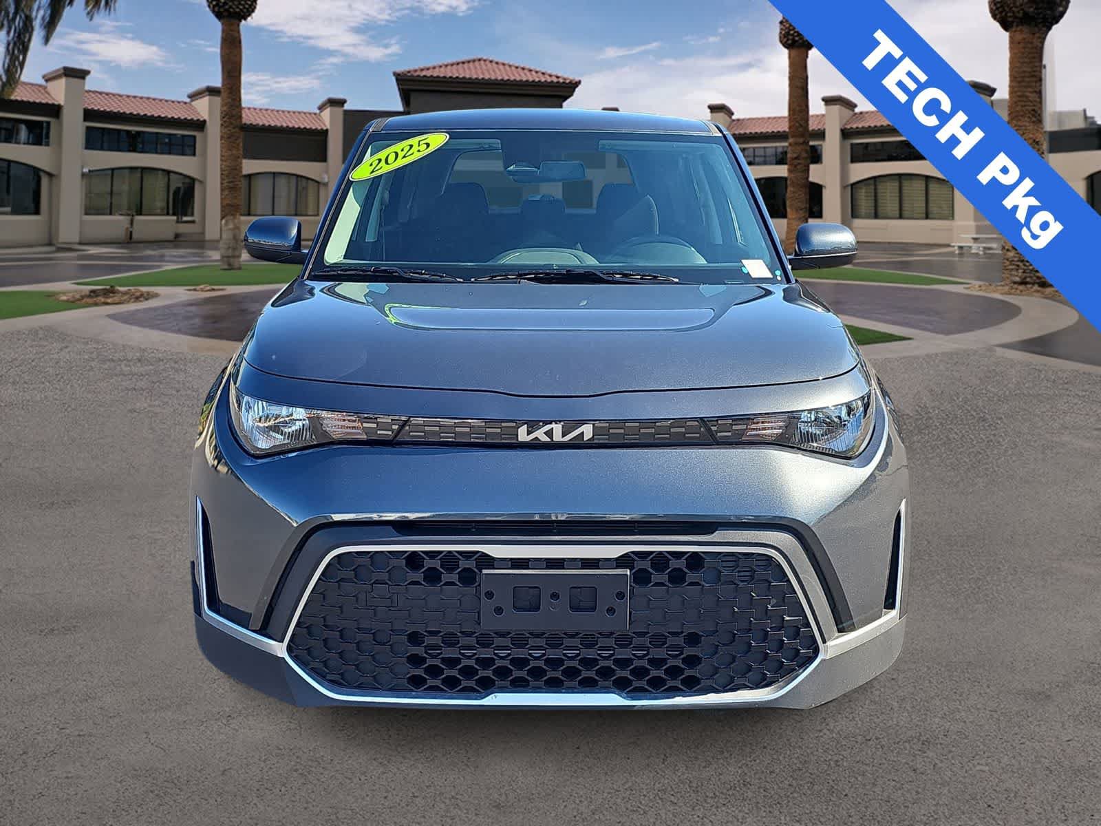 Used 2025 Kia Soul FWD image 3