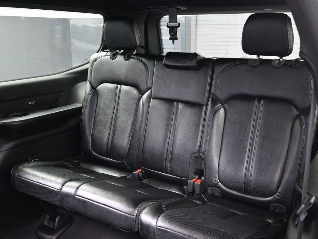 Used 2024 Jeep Wagoneer Series II w/ Flexible Seating Group image 38