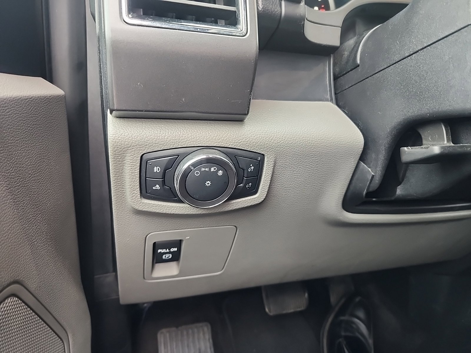Used 2018 Ford F150 XLT AWD/4WD image 13