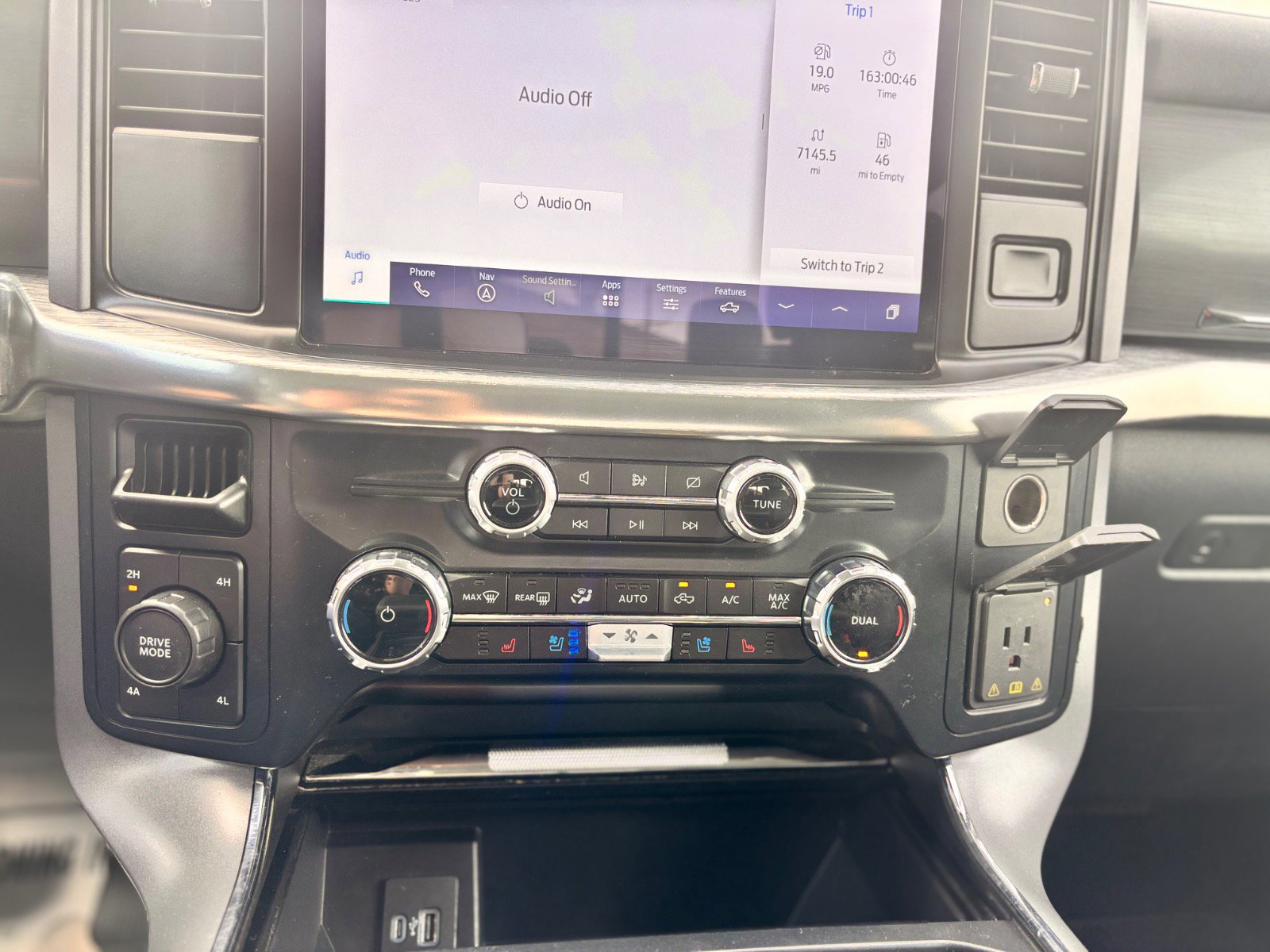 Certified 2023 Ford F150 Lariat image 34