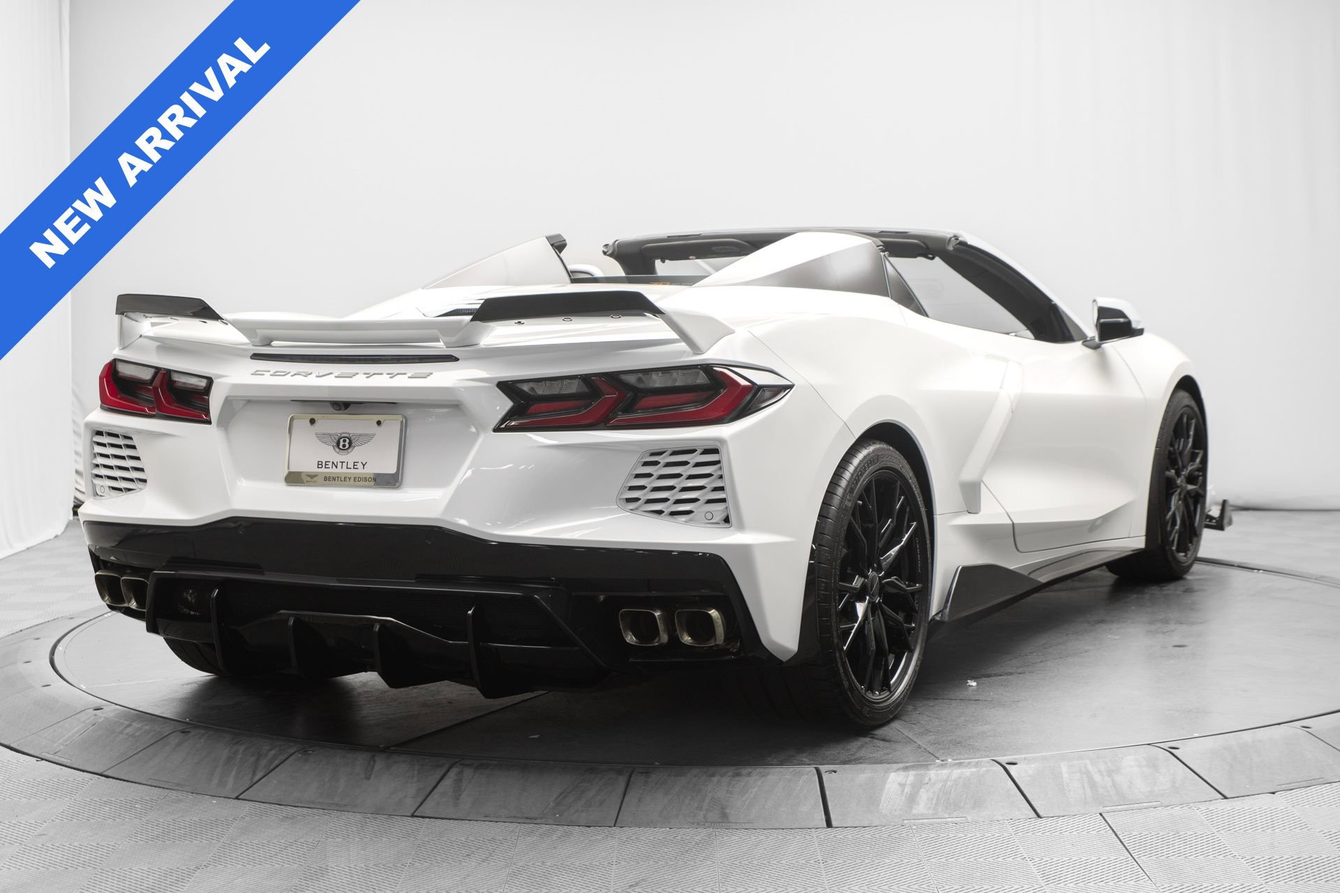 Used 2023 Chevrolet Corvette Stingray Preferred Conv w/ Z51 Performance Package RWD image 3