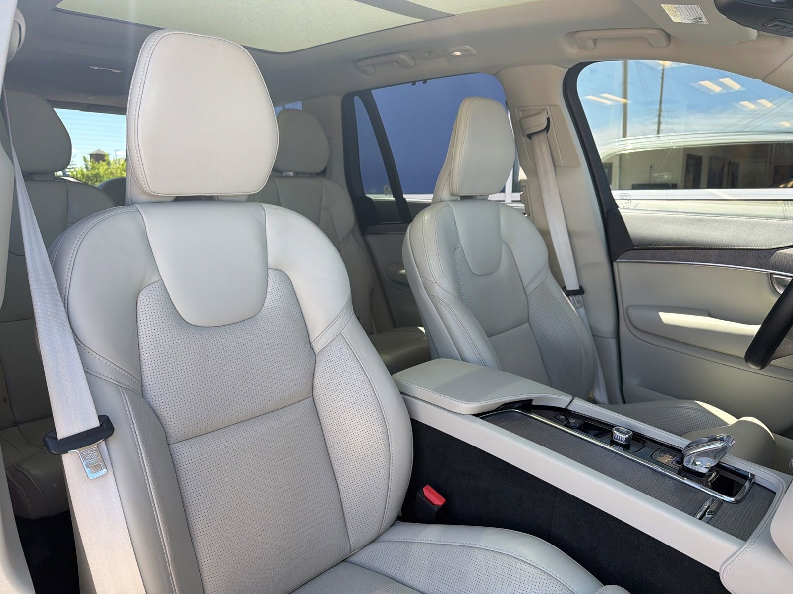 Used 2023 Volvo XC90 T8 Ultimate AWD/4WD image 26