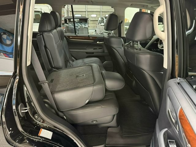 Used 2021 Lexus LX 570 4WD w/ Luxury Package image 24