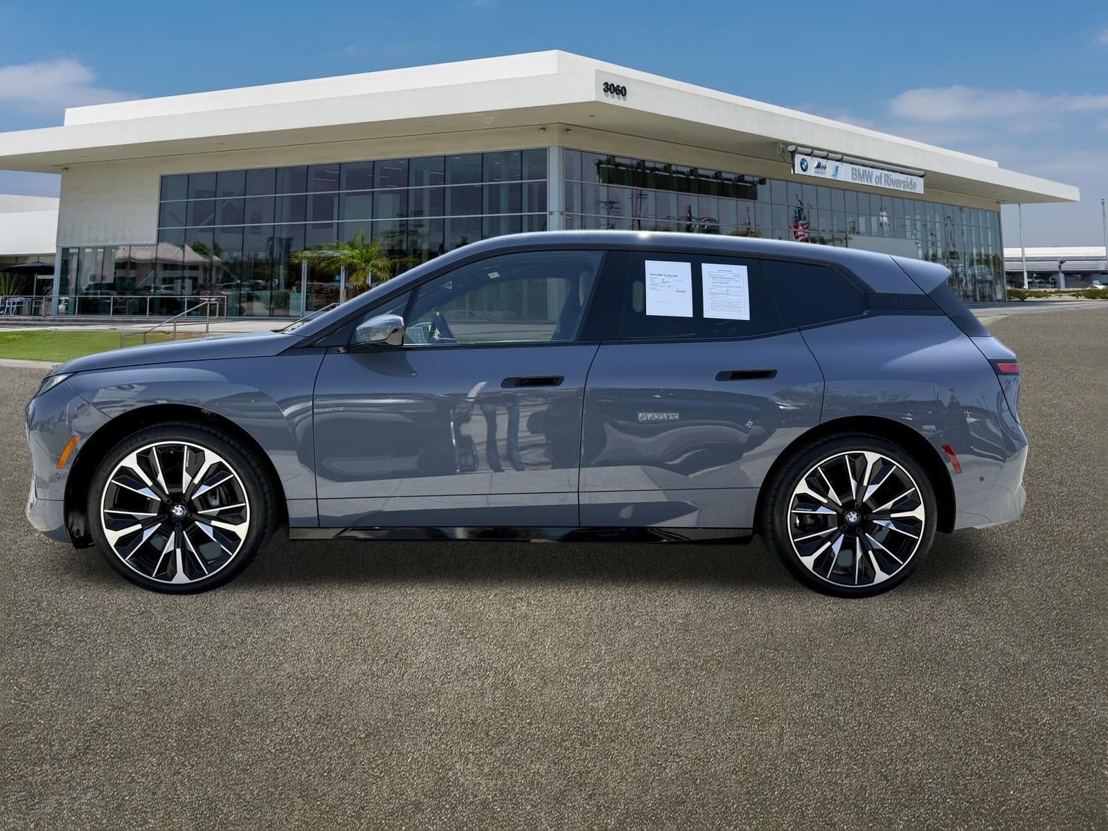 Used 2026 BMW iX xDrive60 w/ Climate Comfort Package AWD/4WD image 6