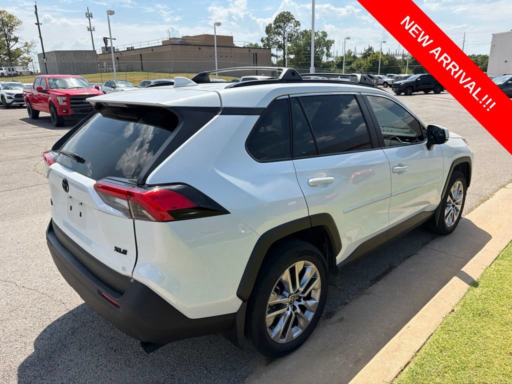 Used 2025 Toyota RAV4 XLE Premium FWD image 4