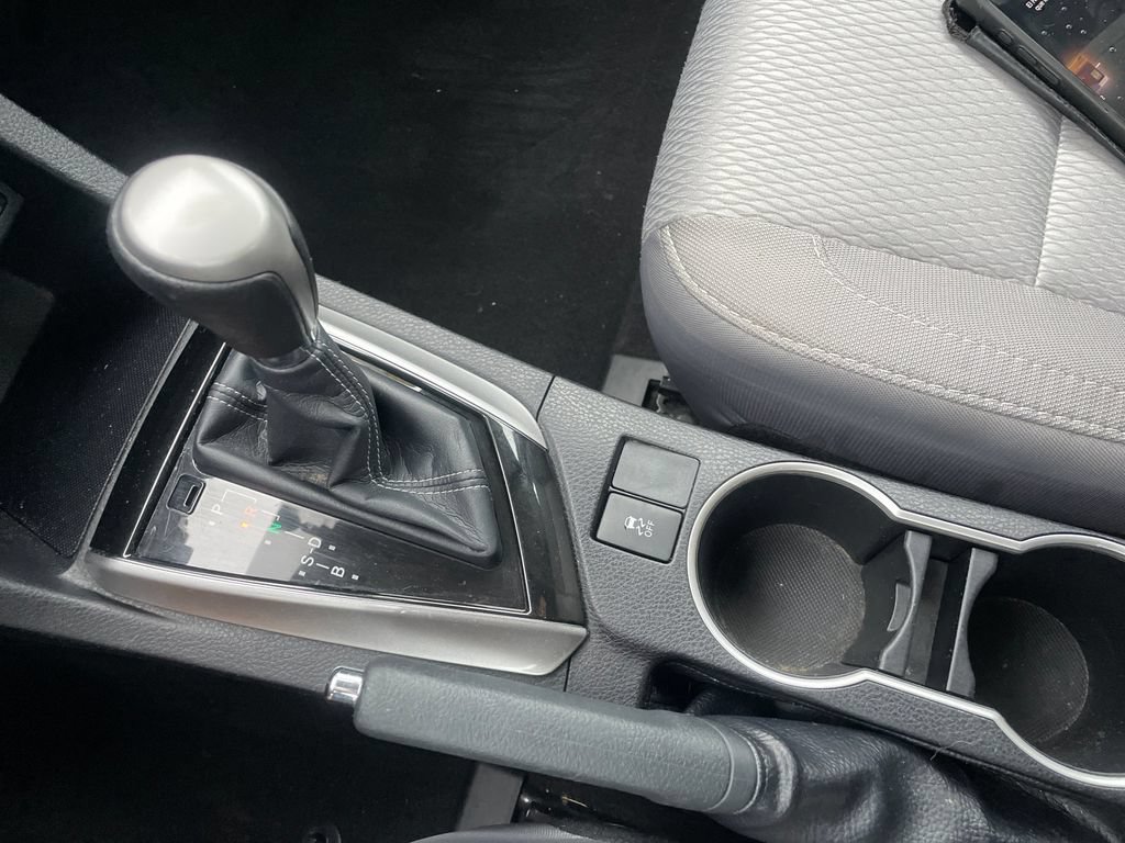 Used 2015 Toyota Corolla LE FWD image 20