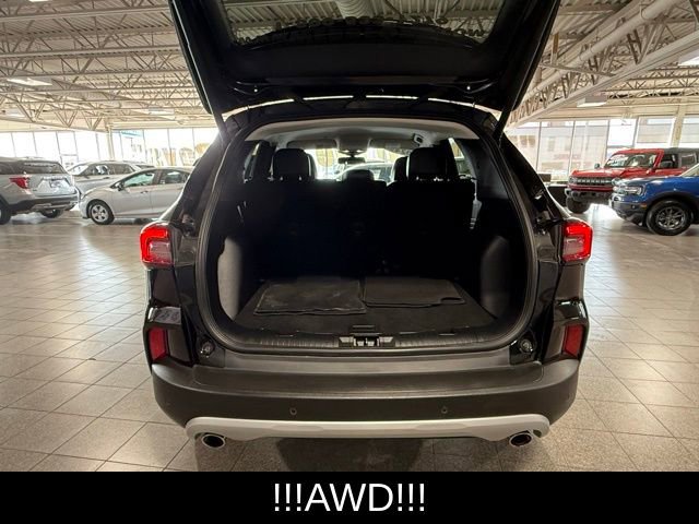 Used 2024 Ford Escape Platinum image 8