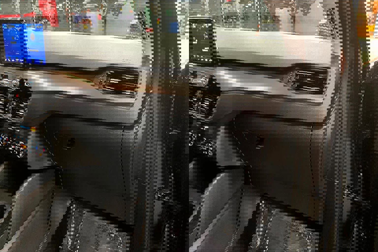 Used 2025 Ford Escape Active w/ Cold Weather Package image 18