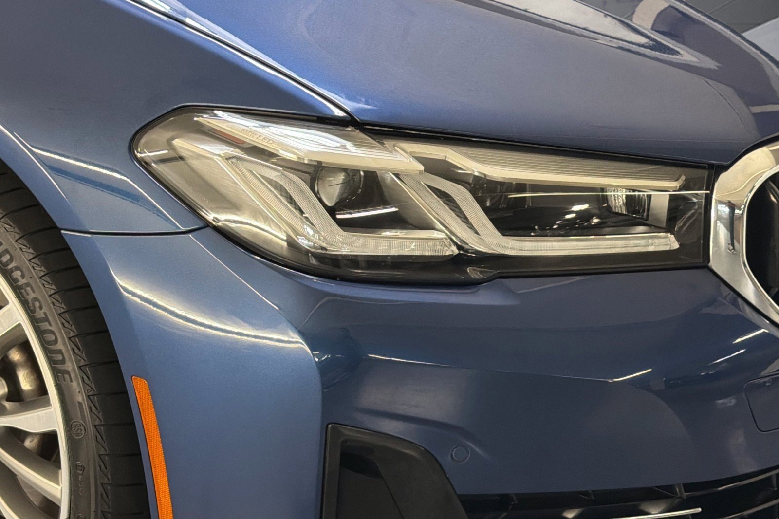 Used 2023 BMW 530e w/ Premium Package image 10