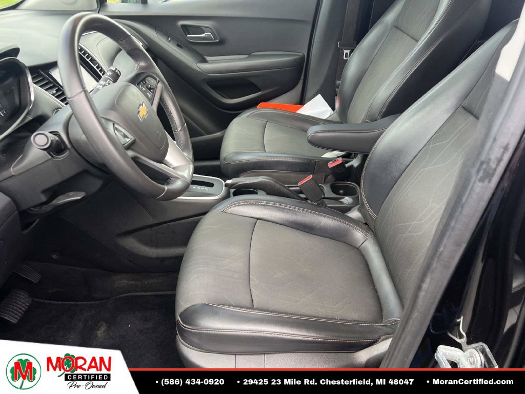 Used 2020 Chevrolet Trax LT w/ LT Convenience Package FWD image 16