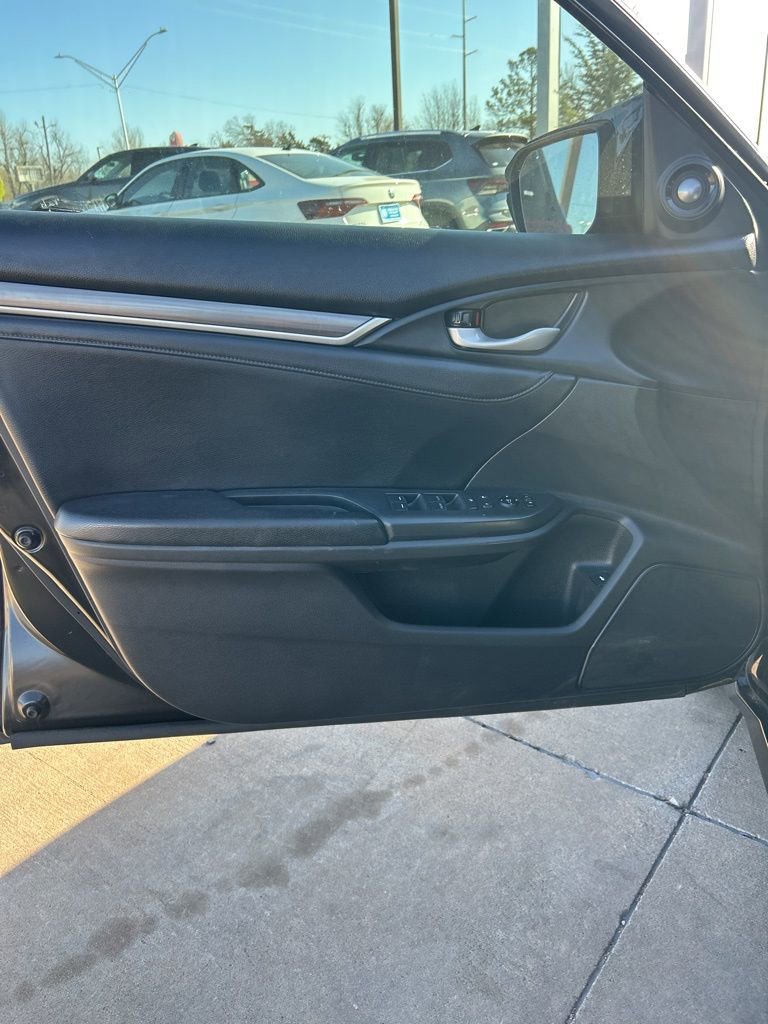 Used 2020 Honda Civic Touring image 6