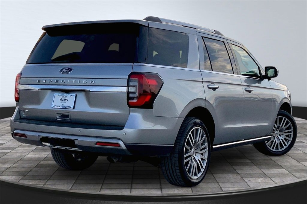 Used 2023 Ford Expedition Limited image 5