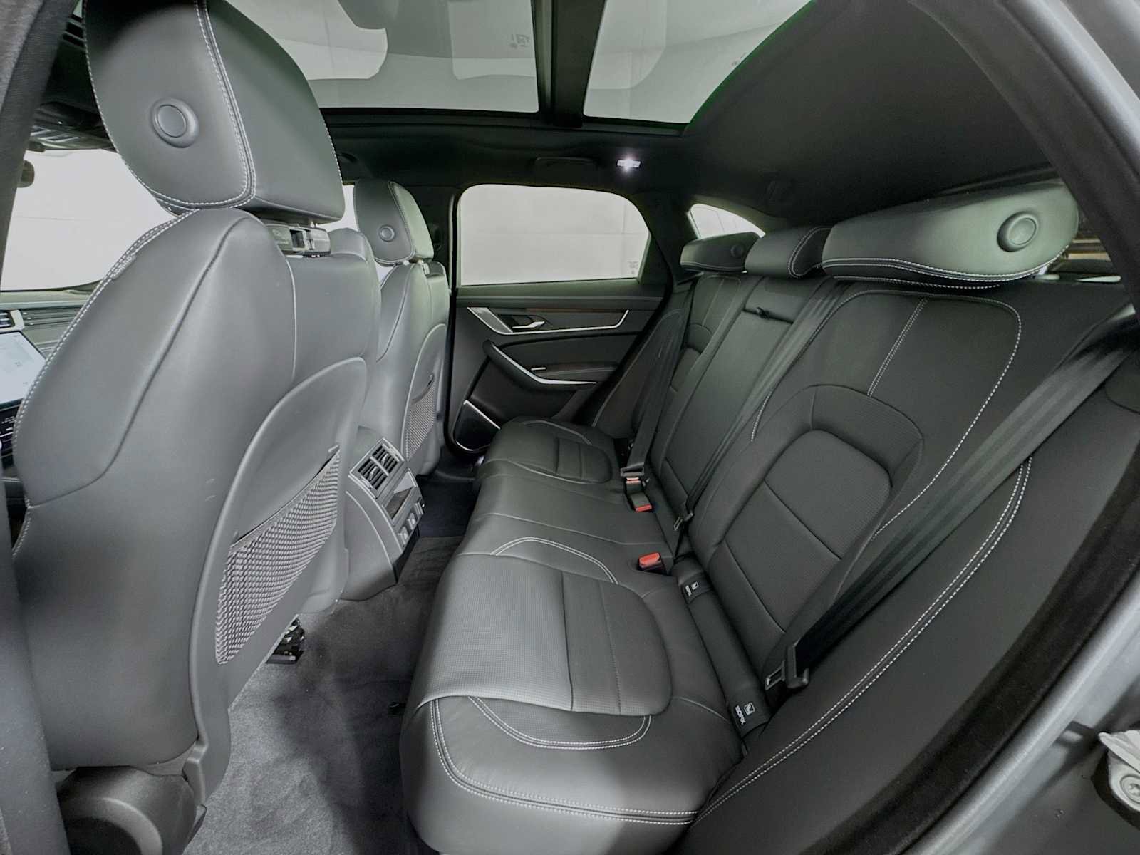 New 2026 Jaguar F-PACE R-Dynamic S image 20