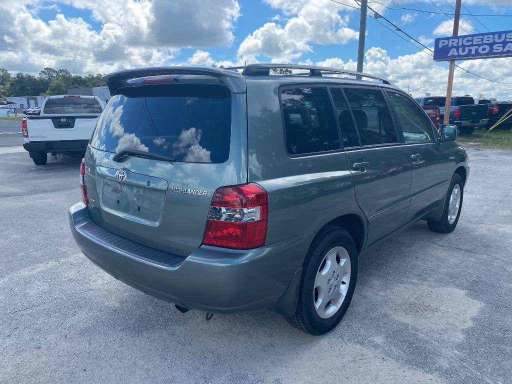 Used 2005 Toyota Highlander Limited w/ Leather Trim Pkg AWD/4WD image 7