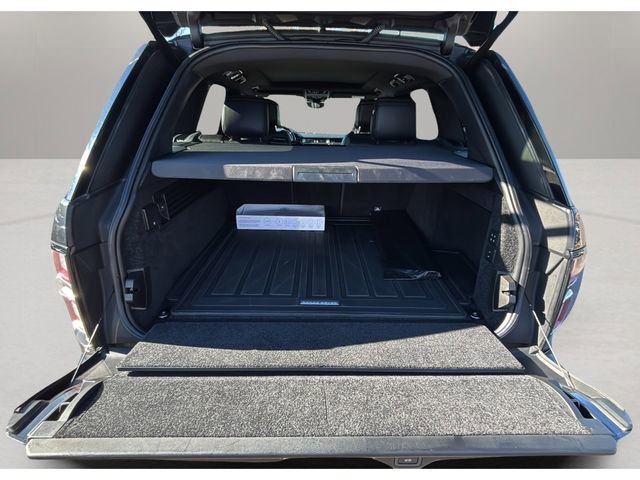 Used 2019 Land Rover Range Rover HSE image 32