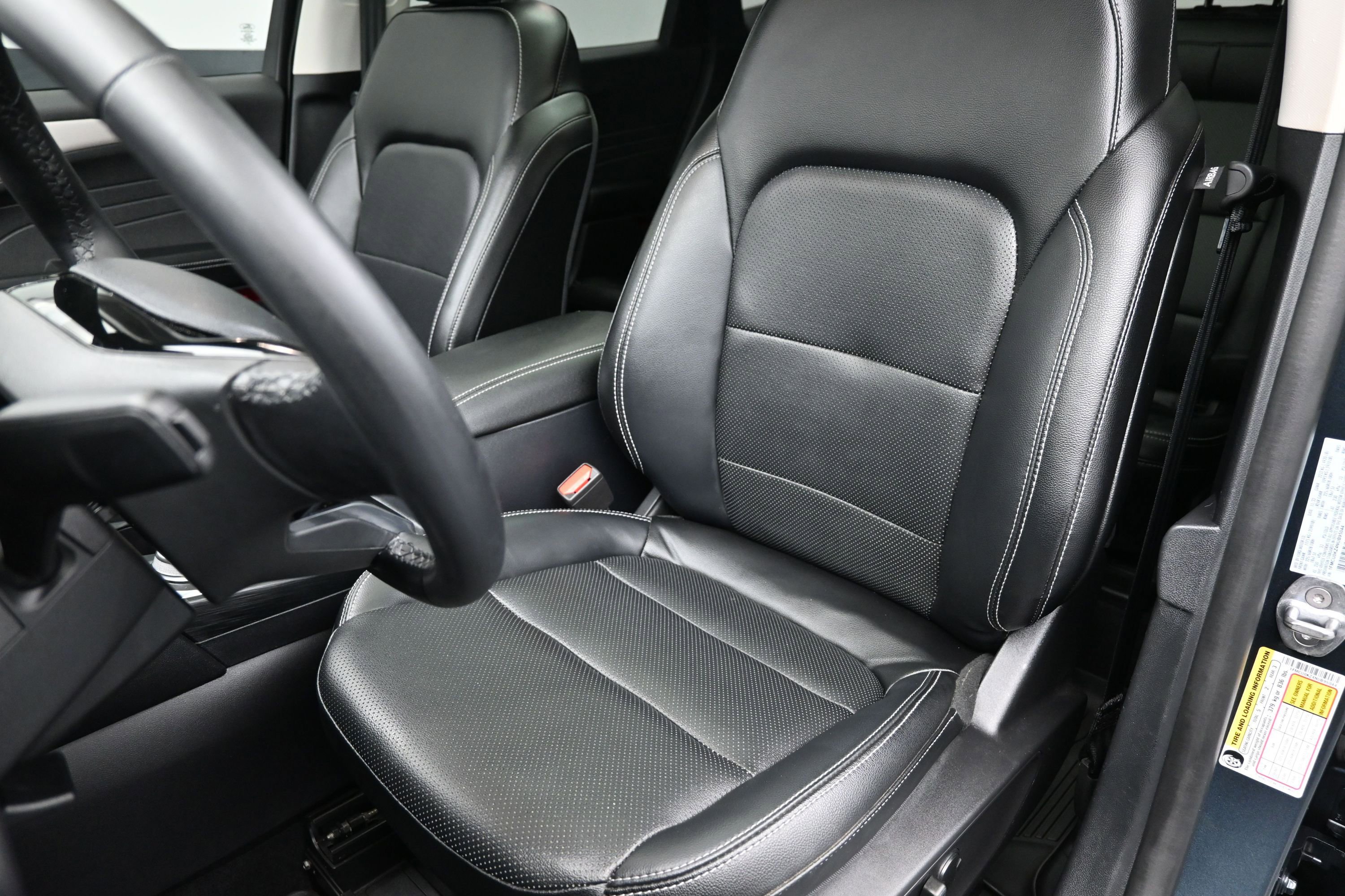 Used 2022 Ford Escape SEL w/ Technology Package FWD image 21