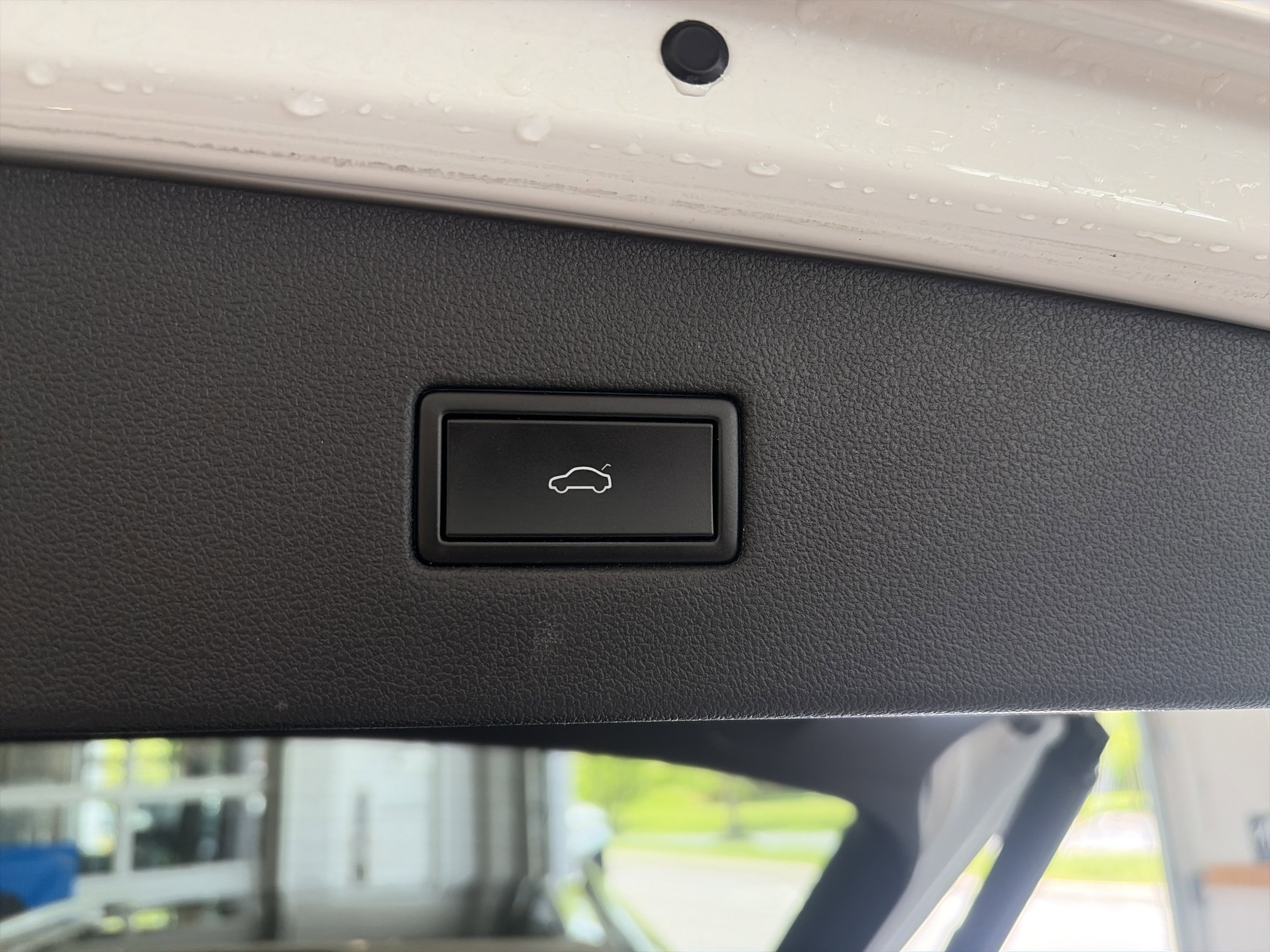 Used 2019 Volkswagen Tiguan SEL AWD/4WD image 26