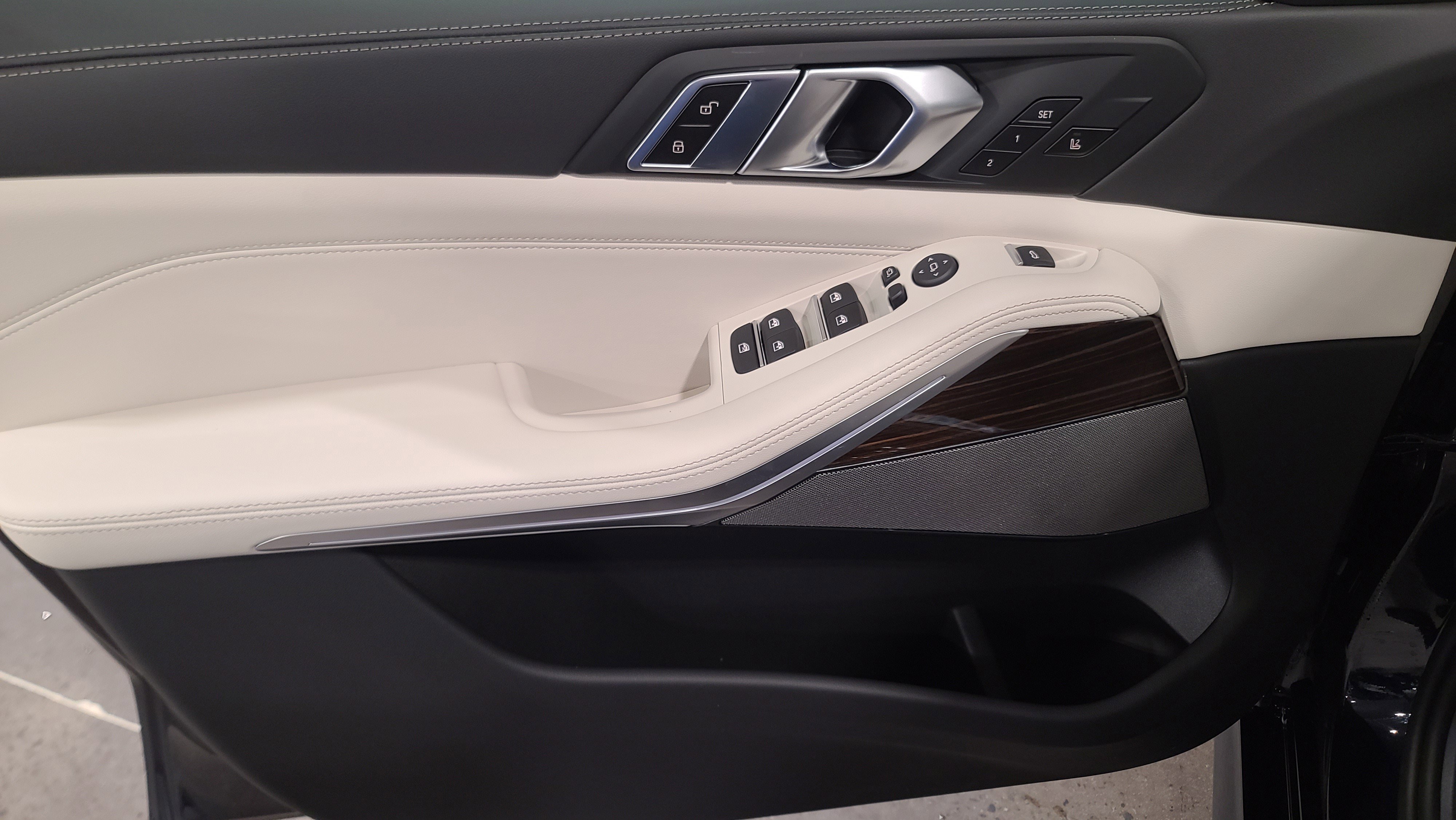 New 2026 BMW X5 xDrive40i w/ M Sport Package image 11