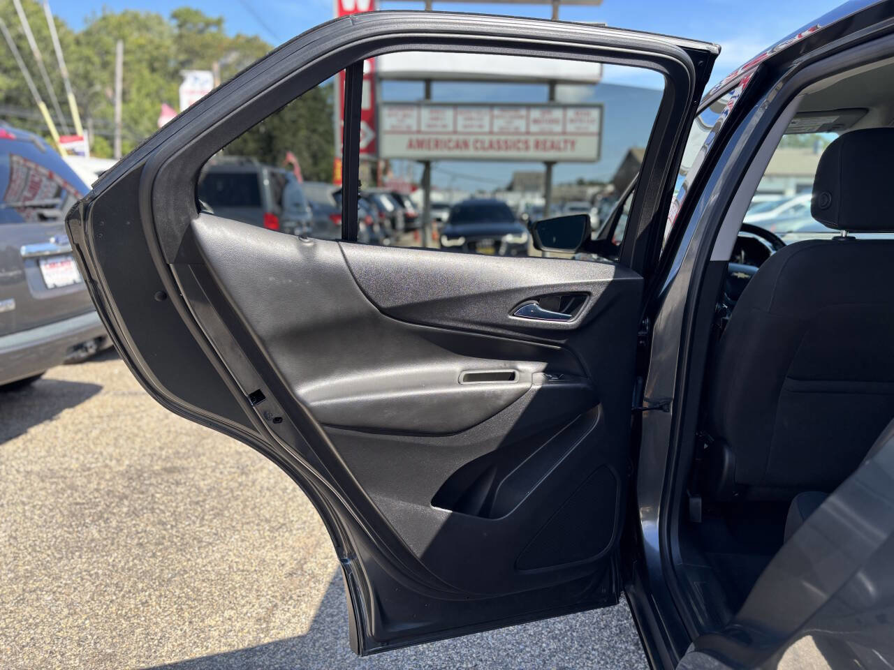 Used 2020 Chevrolet Equinox LT image 11