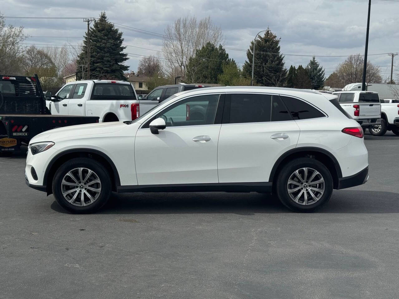 Used 2024 Mercedes-Benz GLC 300 4MATIC image 4
