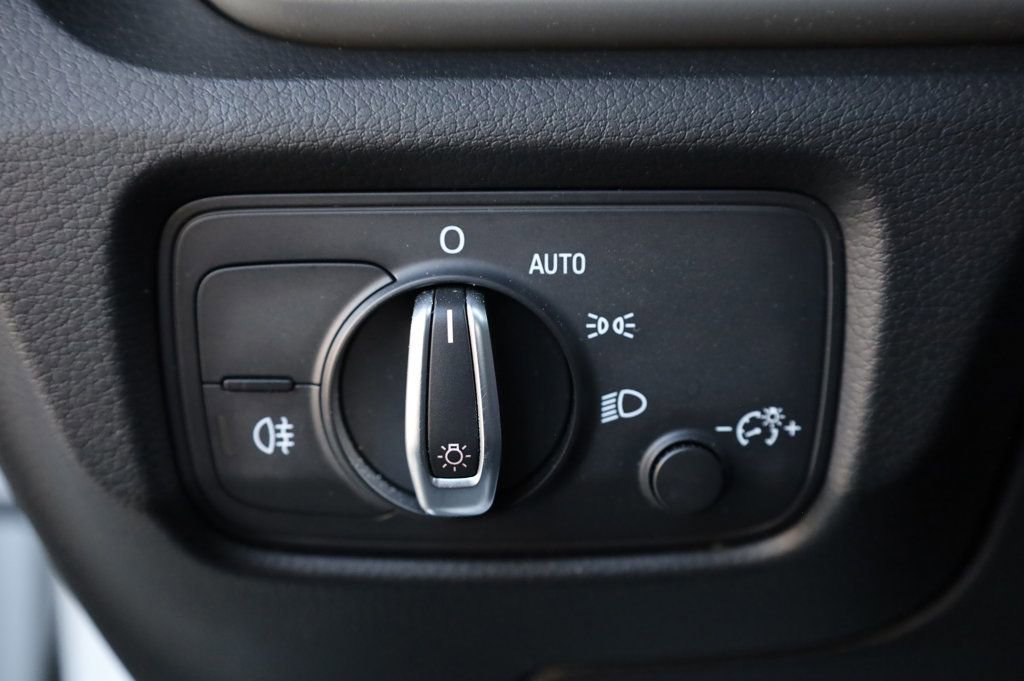 Used 2015 Audi A3 1.8T Premium image 40