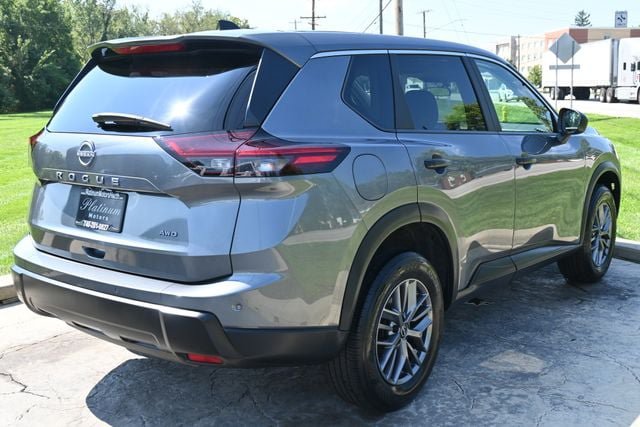 Used 2024 Nissan Rogue S AWD/4WD image 5