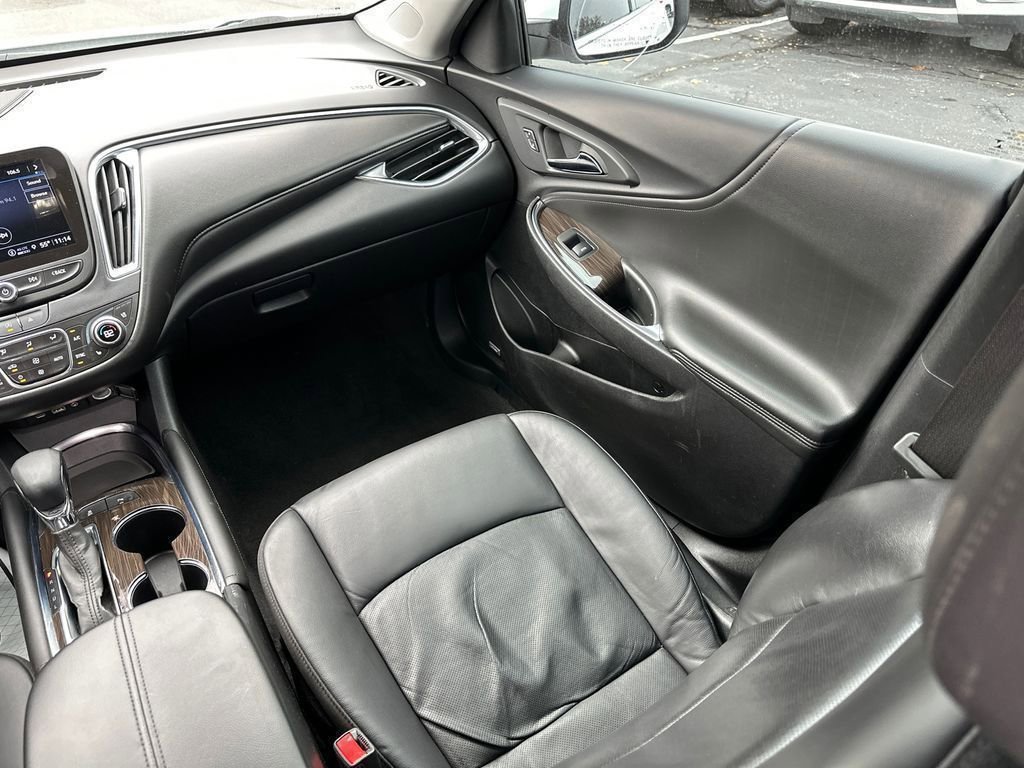 Used 2024 Chevrolet Malibu LT image 18