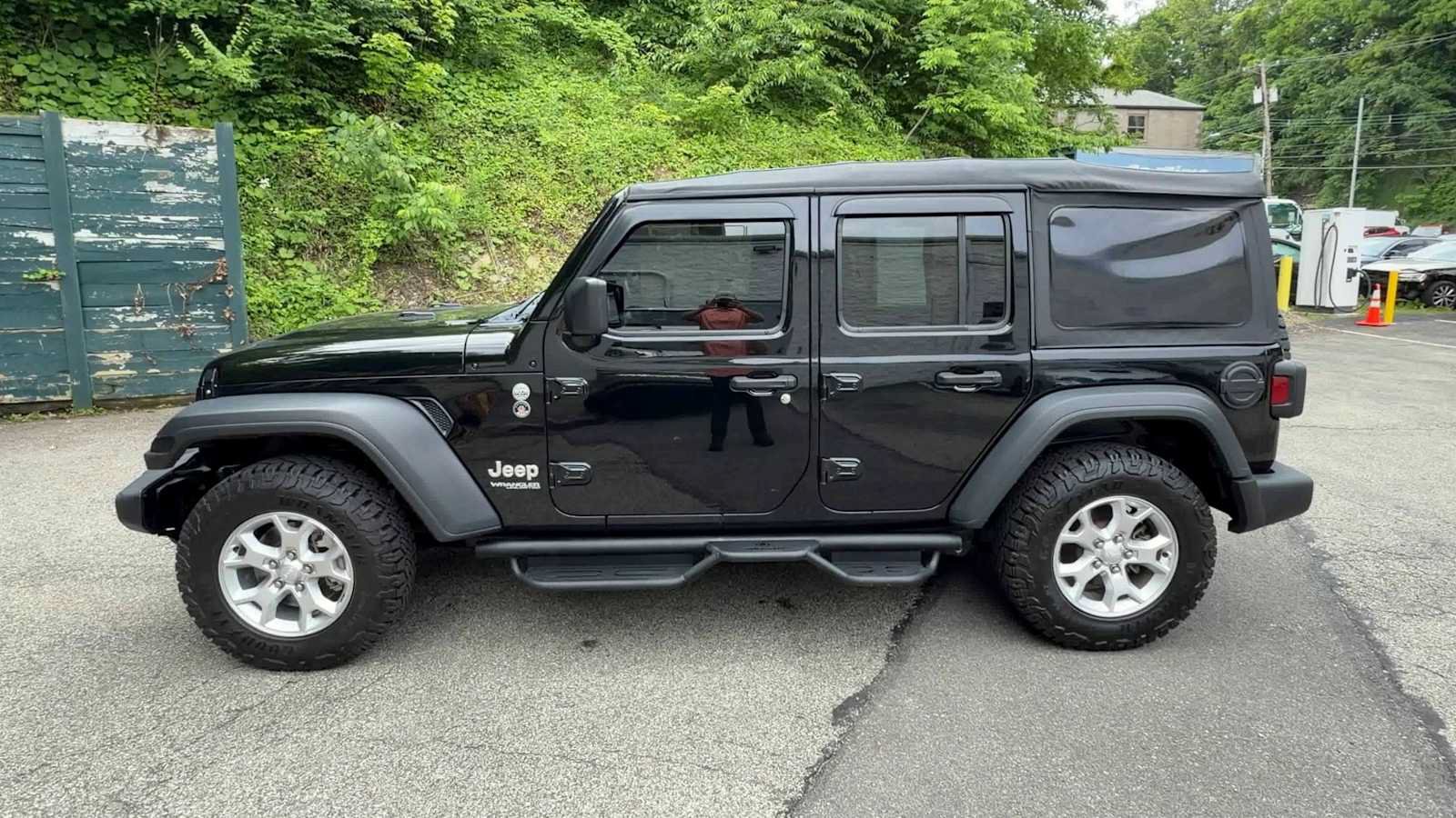 Used 2021 Jeep Wrangler Unlimited Sport AWD/4WD image 5