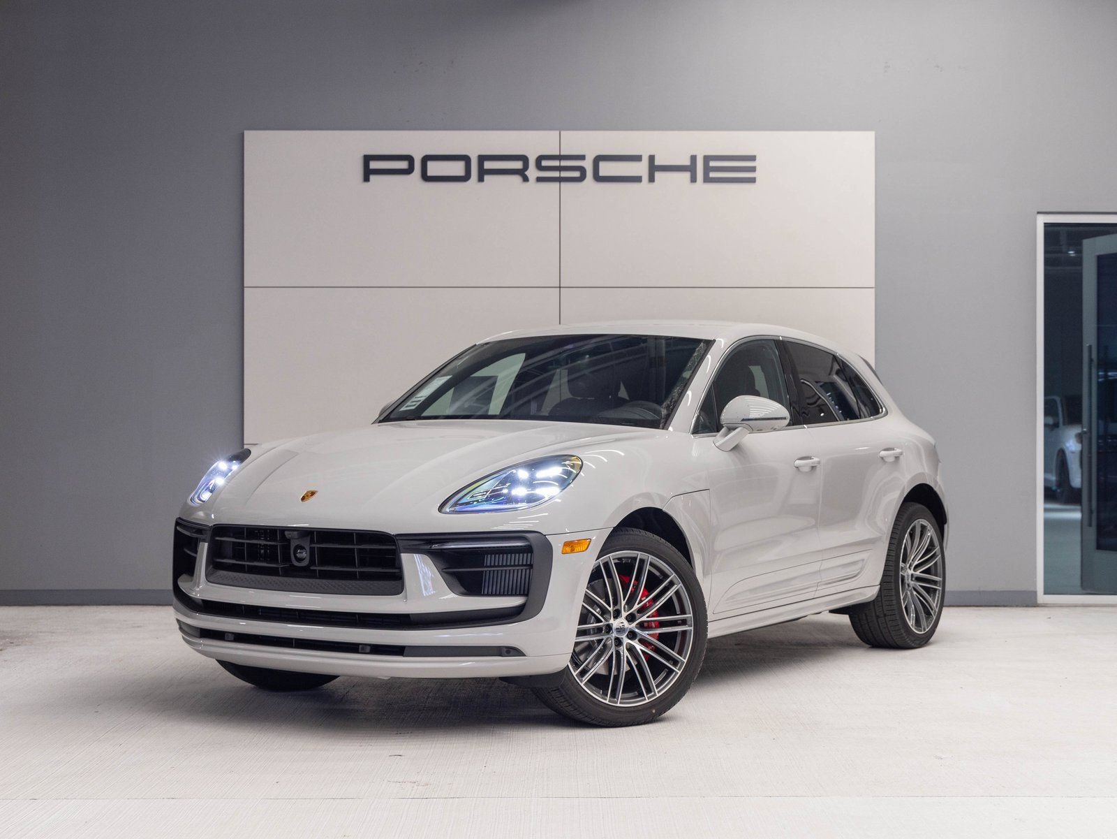 Certified 2026 Porsche Macan S AWD/4WD image 1