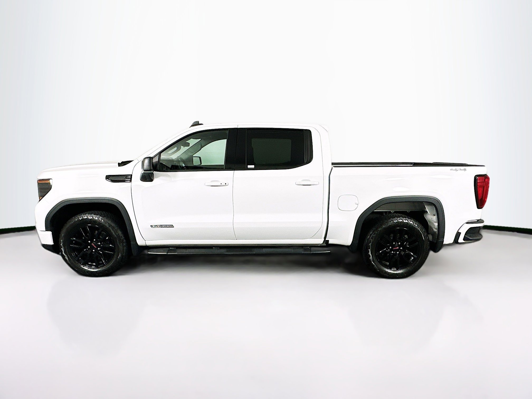 Used 2024 GMC Sierra 1500 Elevation w/ LPO, Elevation Black Package image 4
