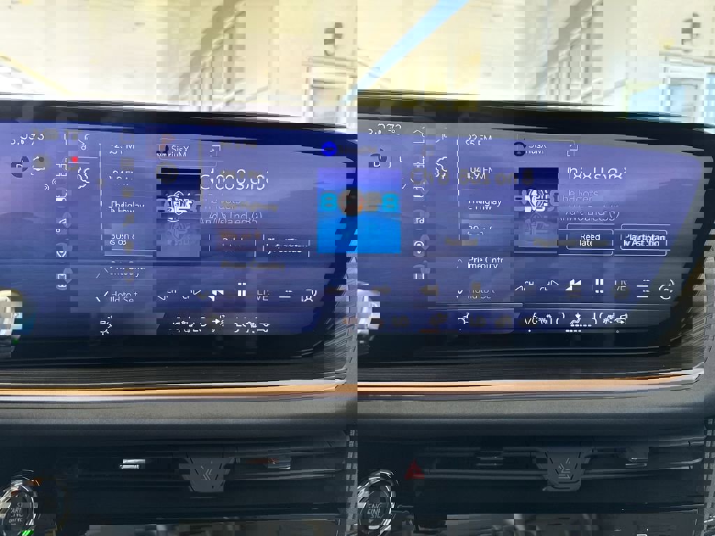 Certified 2025 Buick Envision Sport Touring image 12