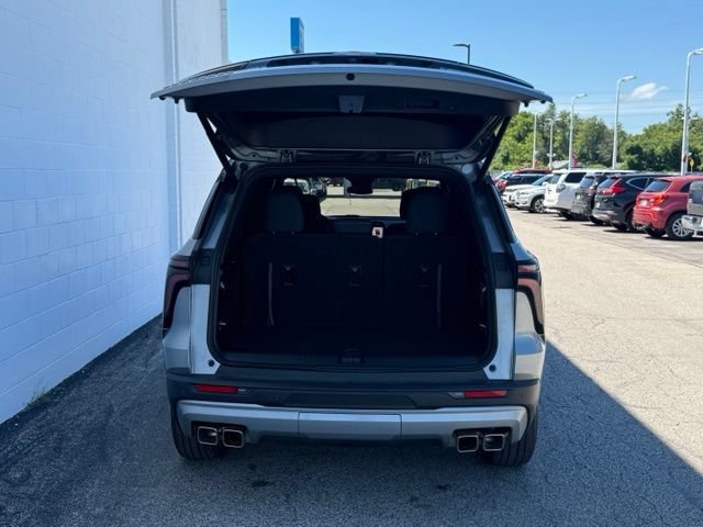 Used 2024 Chevrolet Traverse LT FWD image 9