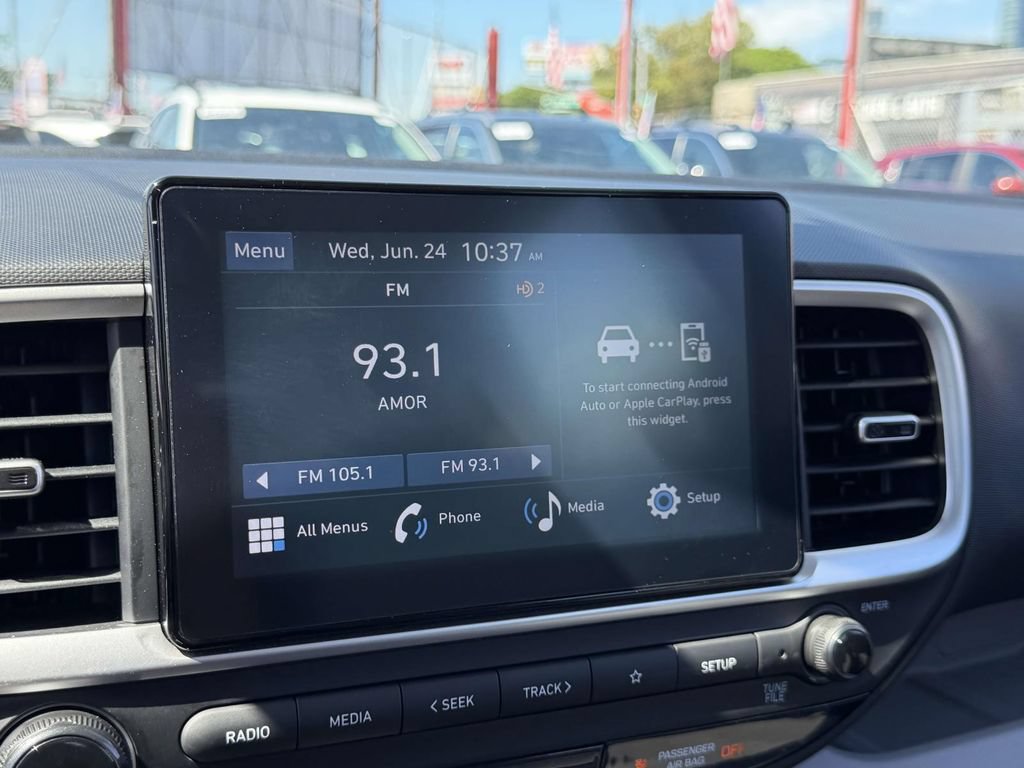 Certified 2024 Hyundai Venue SEL FWD image 30