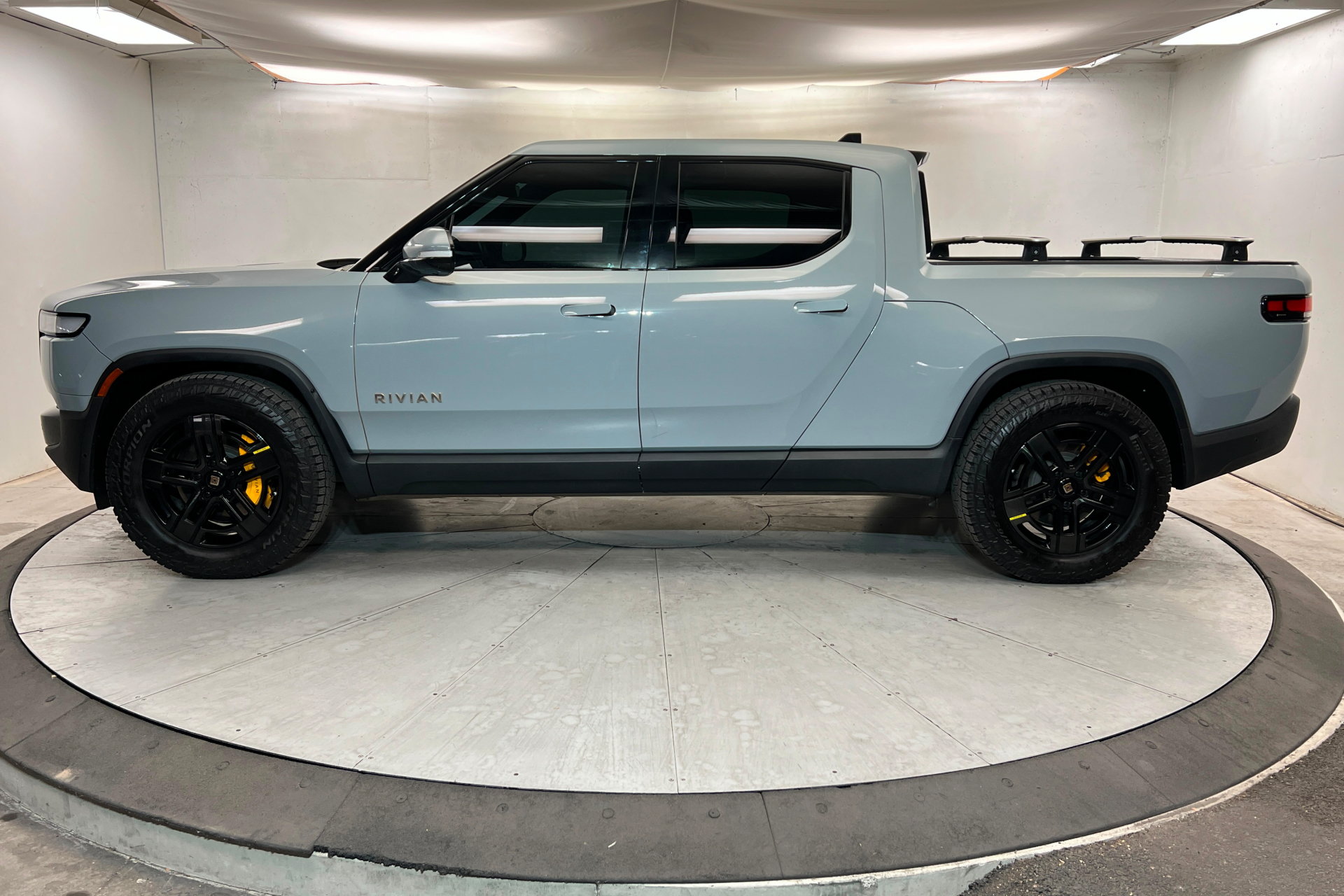 Used 2023 Rivian R1T Adventure Quad AWD/4WD image 2