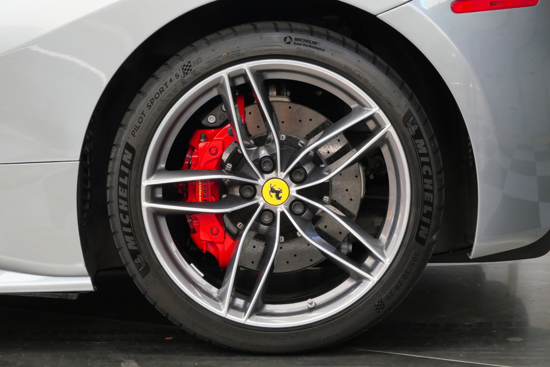 Used 2018 Ferrari 488 GTB image 11