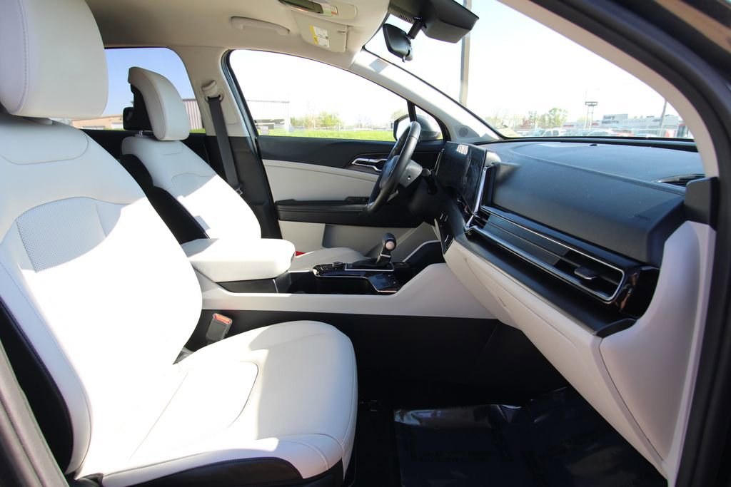 Used 2024 Kia Sportage EX image 8