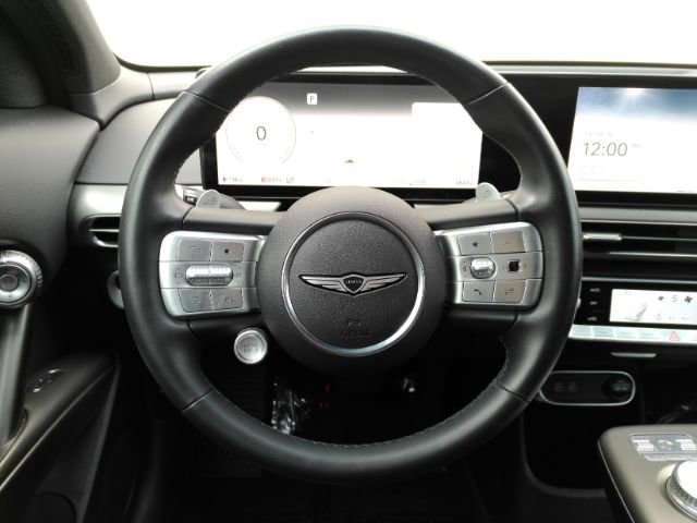 Used 2024 Genesis GV60 RWD image 34