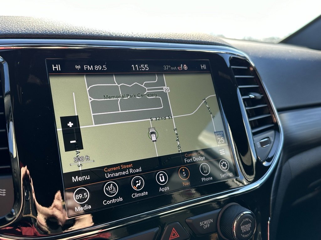 Used 2022 Jeep Grand Cherokee Laredo X image 34