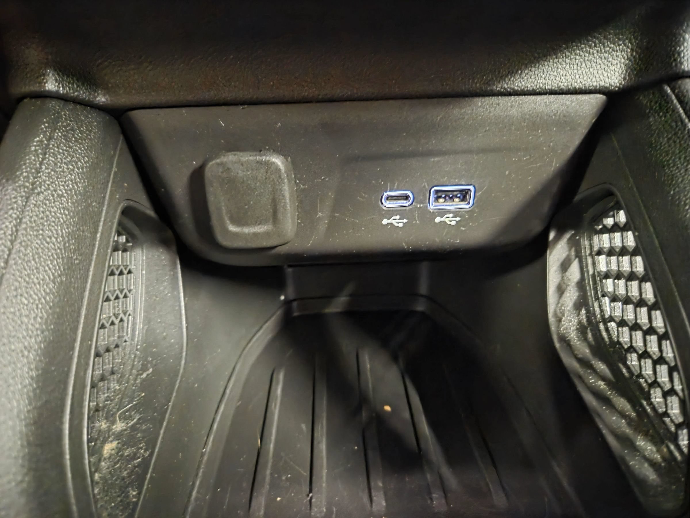 Used 2025 Chevrolet TrailBlazer LT AWD/4WD image 25