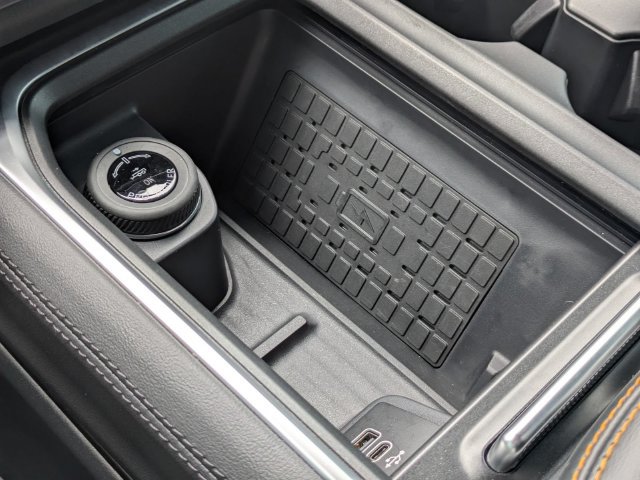 Used 2025 Ford Expedition Tremor AWD/4WD image 28