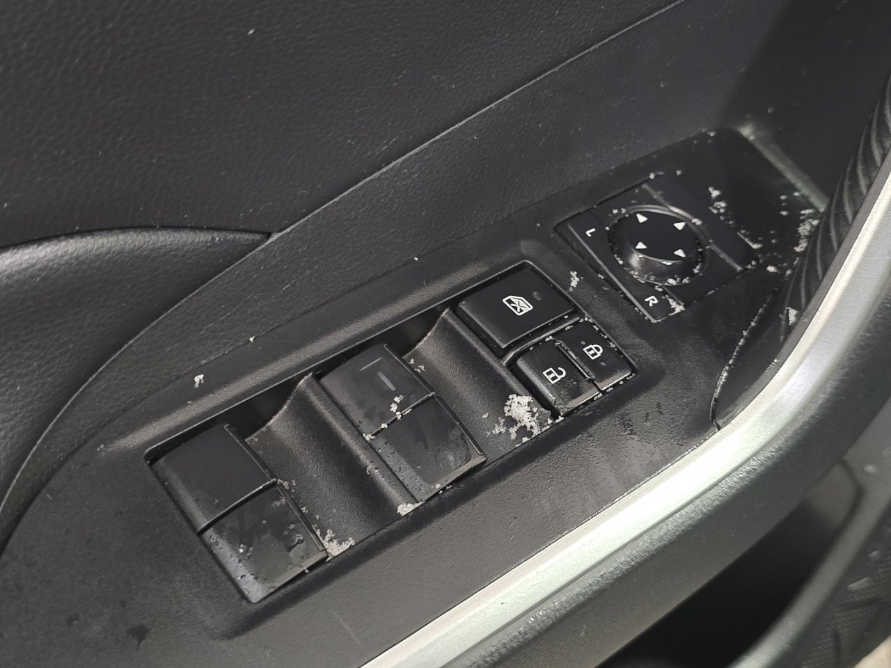 Used 2021 Toyota RAV4 XLE image 23