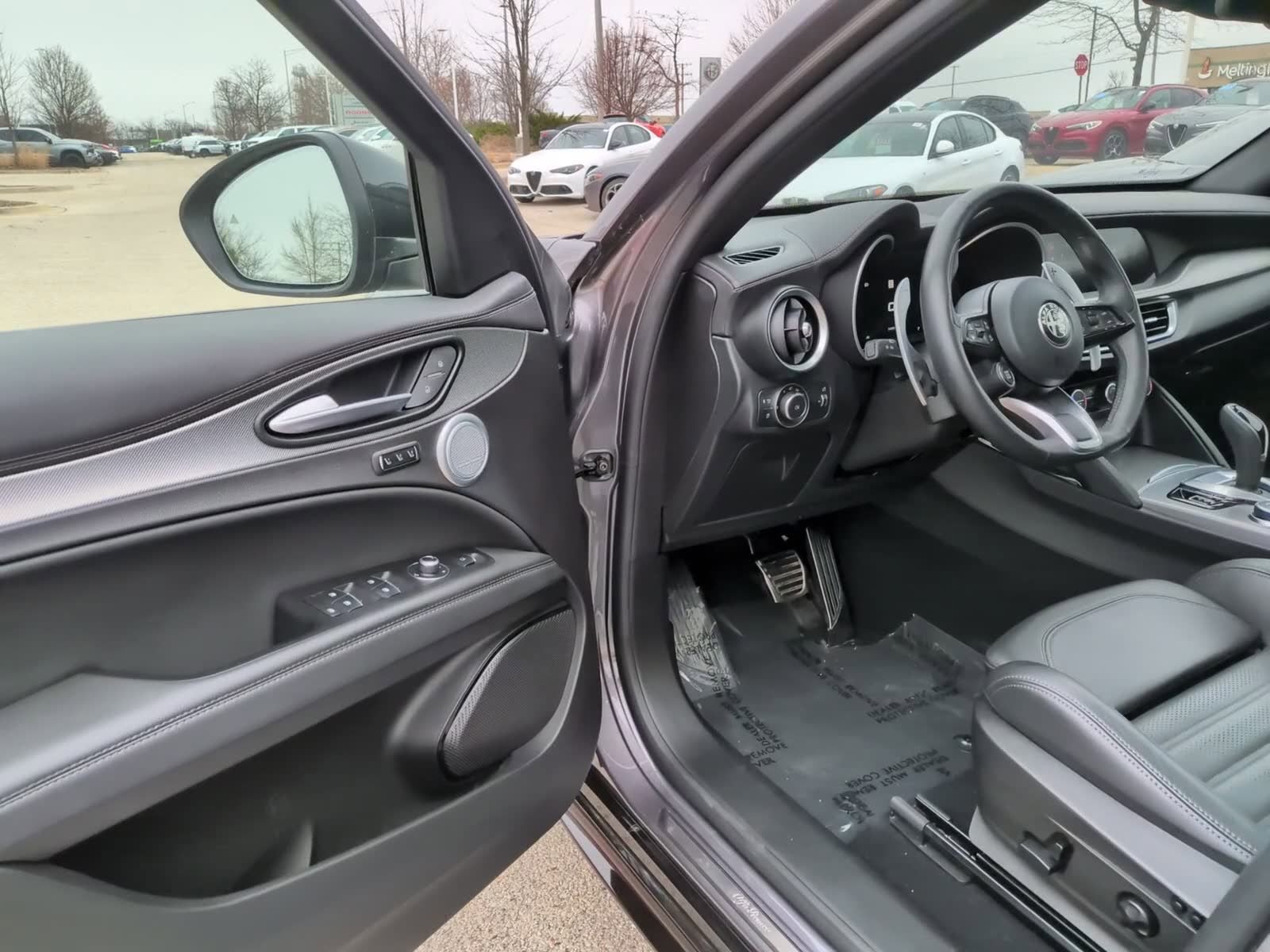 Used 2024 Alfa Romeo Stelvio Veloce AWD/4WD image 19