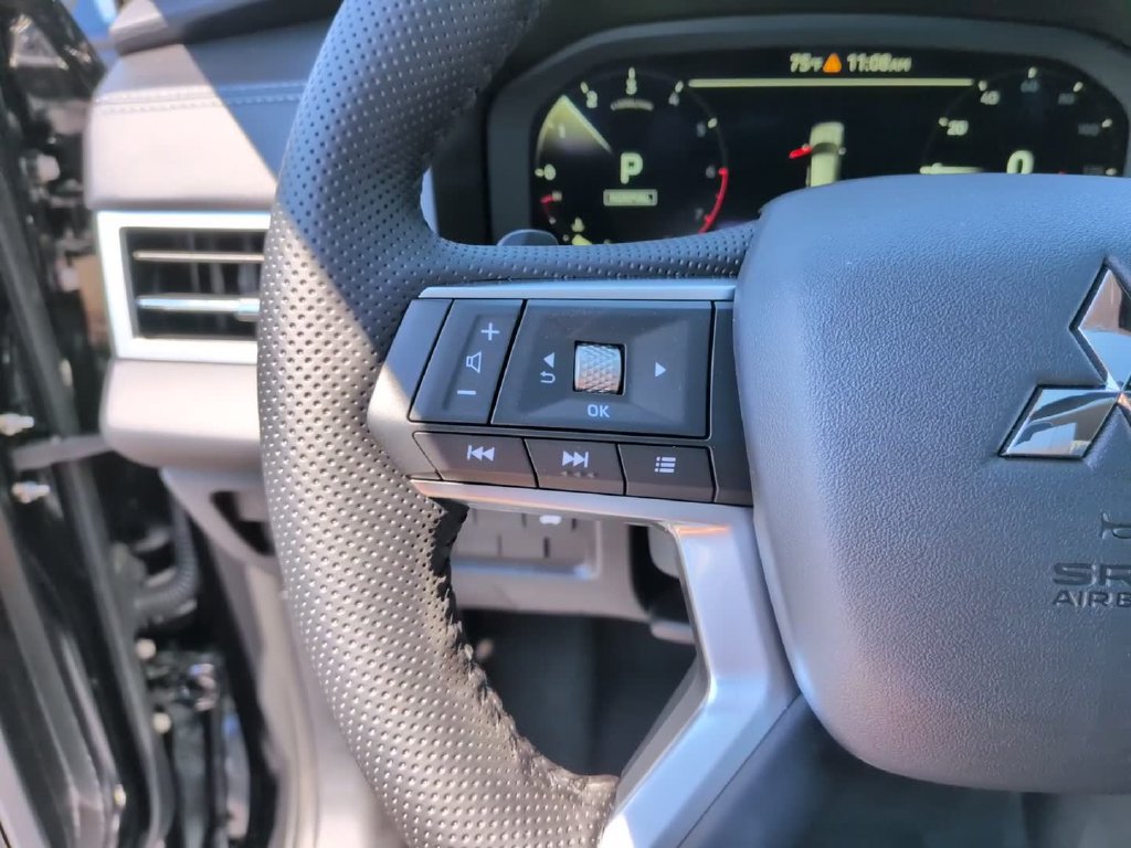 New 2026 Mitsubishi Outlander SE FWD image 20