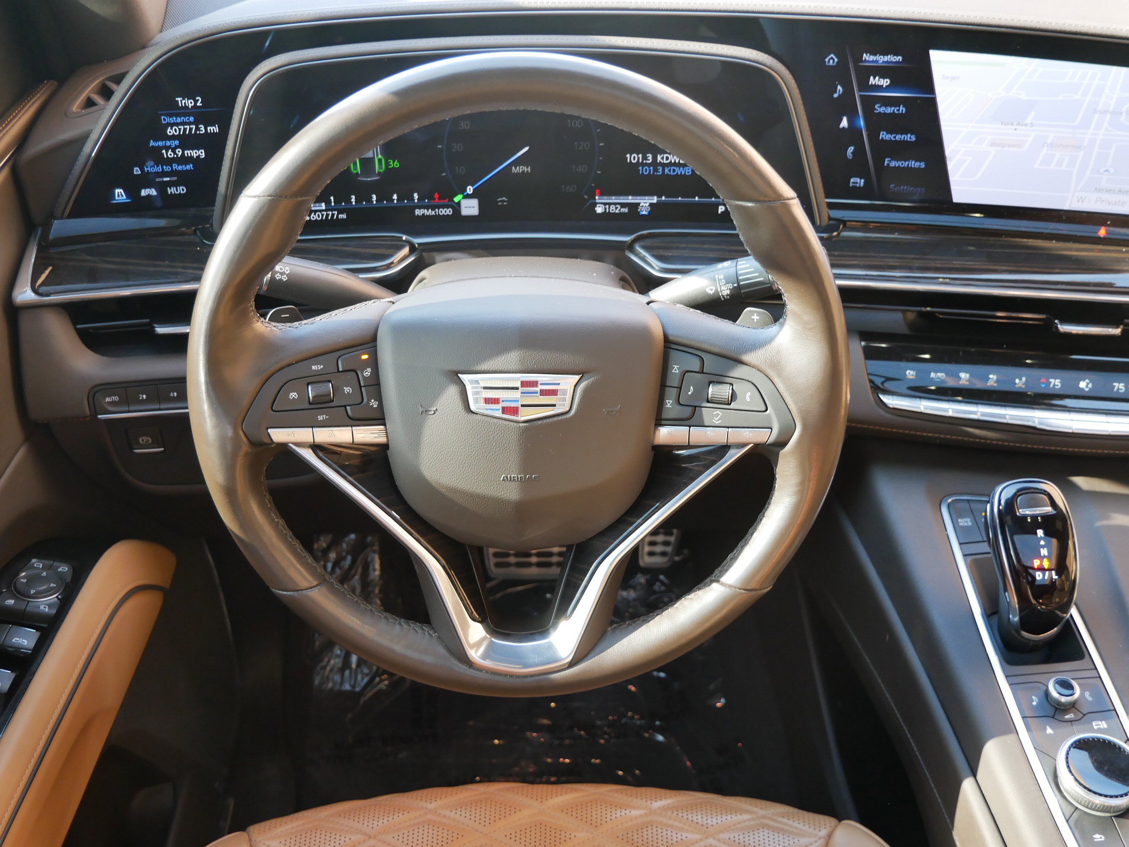 Used 2023 Cadillac Escalade ESV Premium Luxury image 15