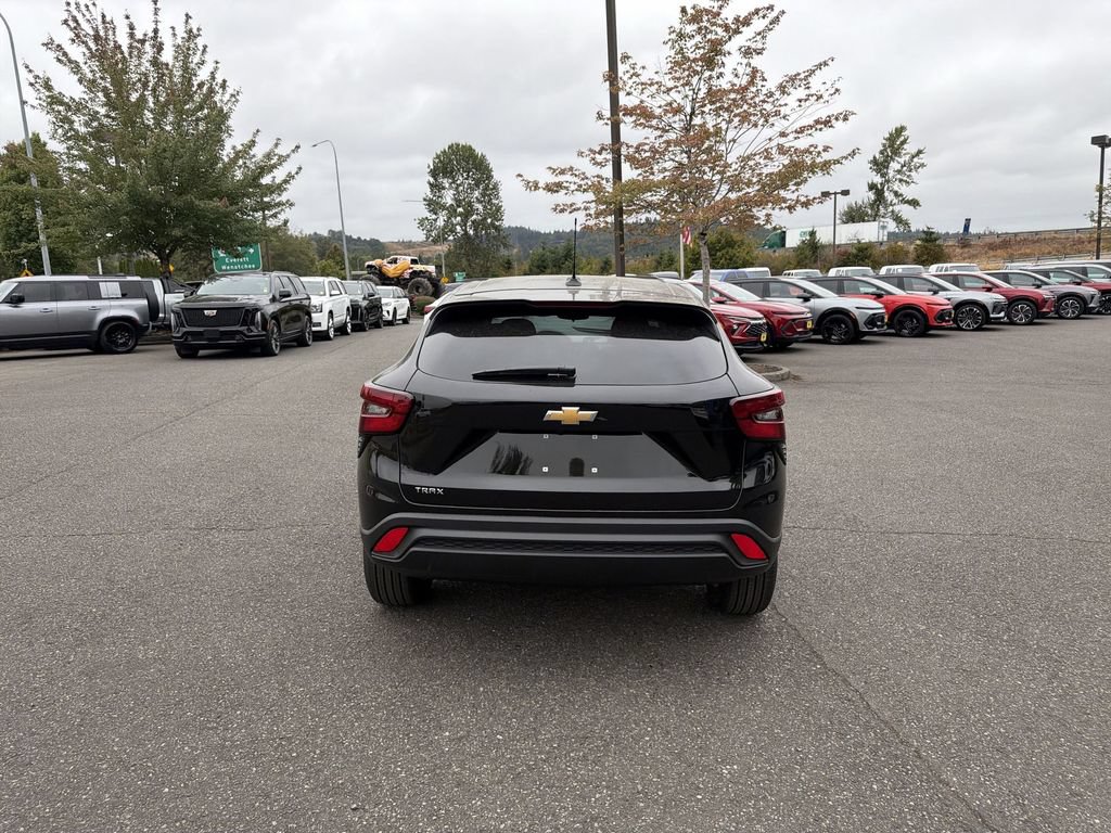New 2026 Chevrolet Trax LS w/ LS Convenience Package FWD image 8