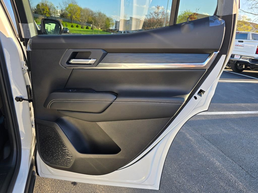New 2026 GMC Terrain Elevation w/ Elevation Premium Package AWD/4WD image 31