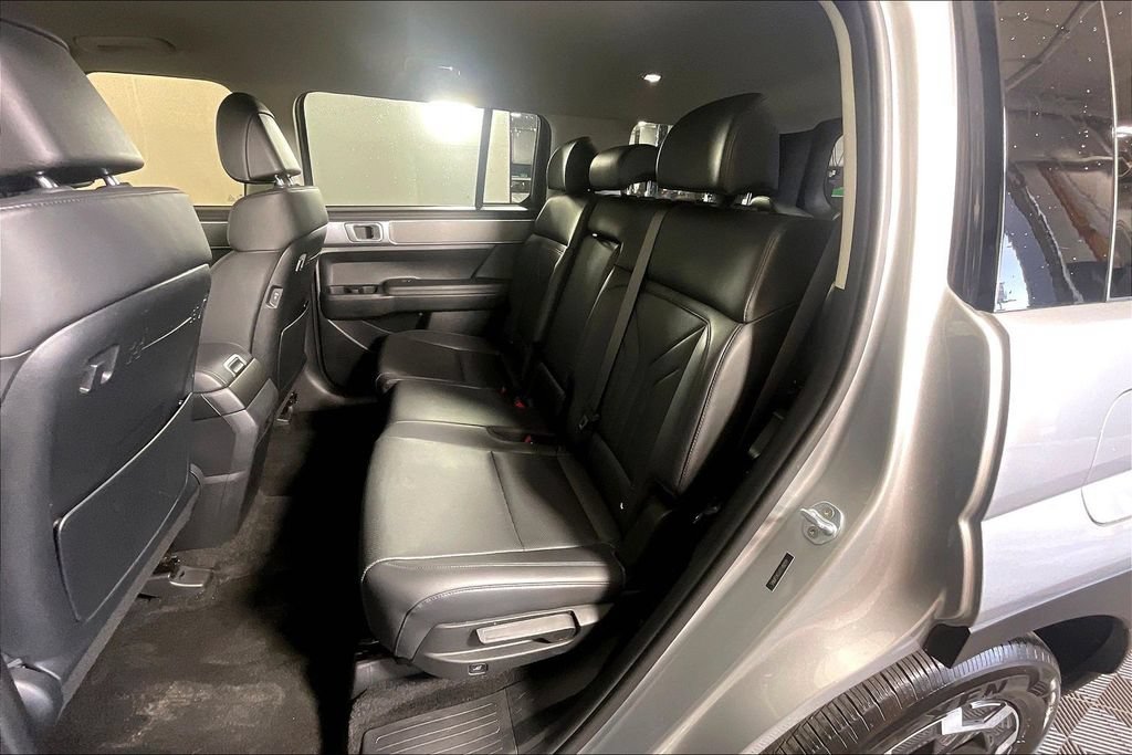 Used 2026 Hyundai Santa Fe SEL FWD image 32