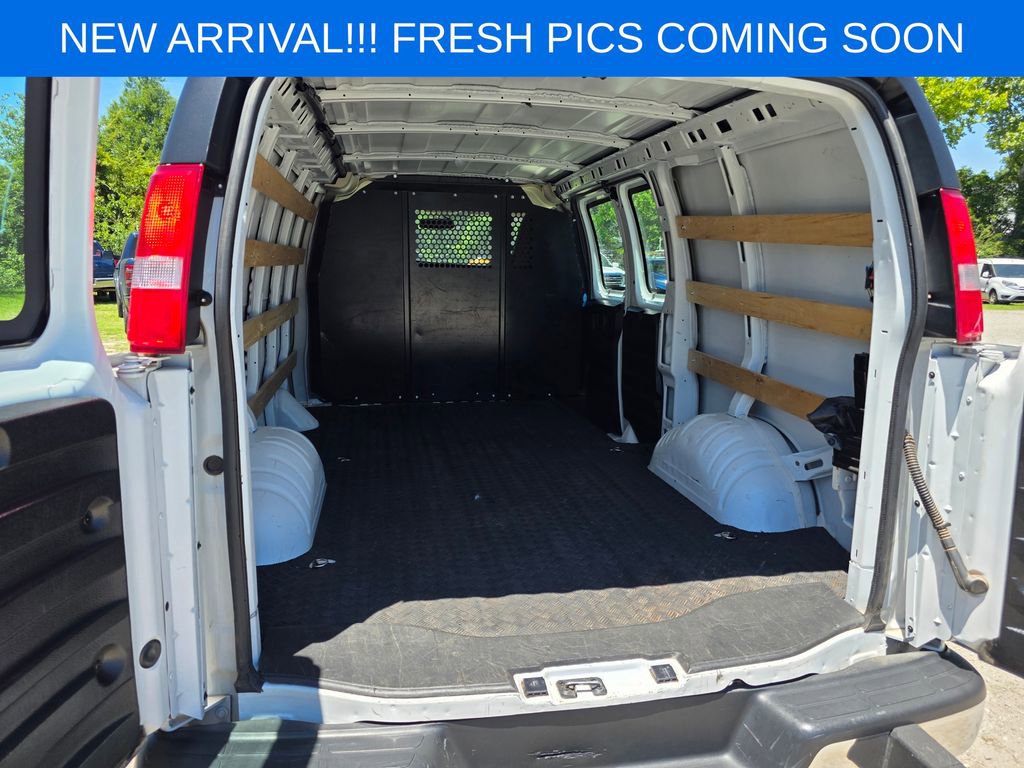 Used 2024 GMC Savana 2500 w/ Driver Convenience Package RWD image 8