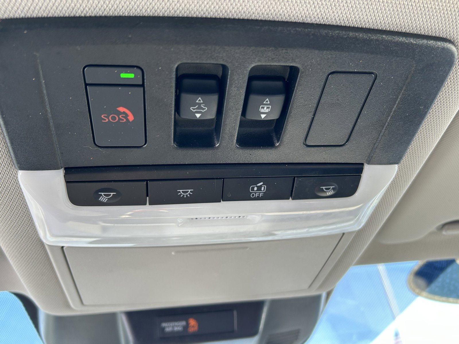 Used 2023 Nissan Rogue SL w/ SL Premium Package image 35