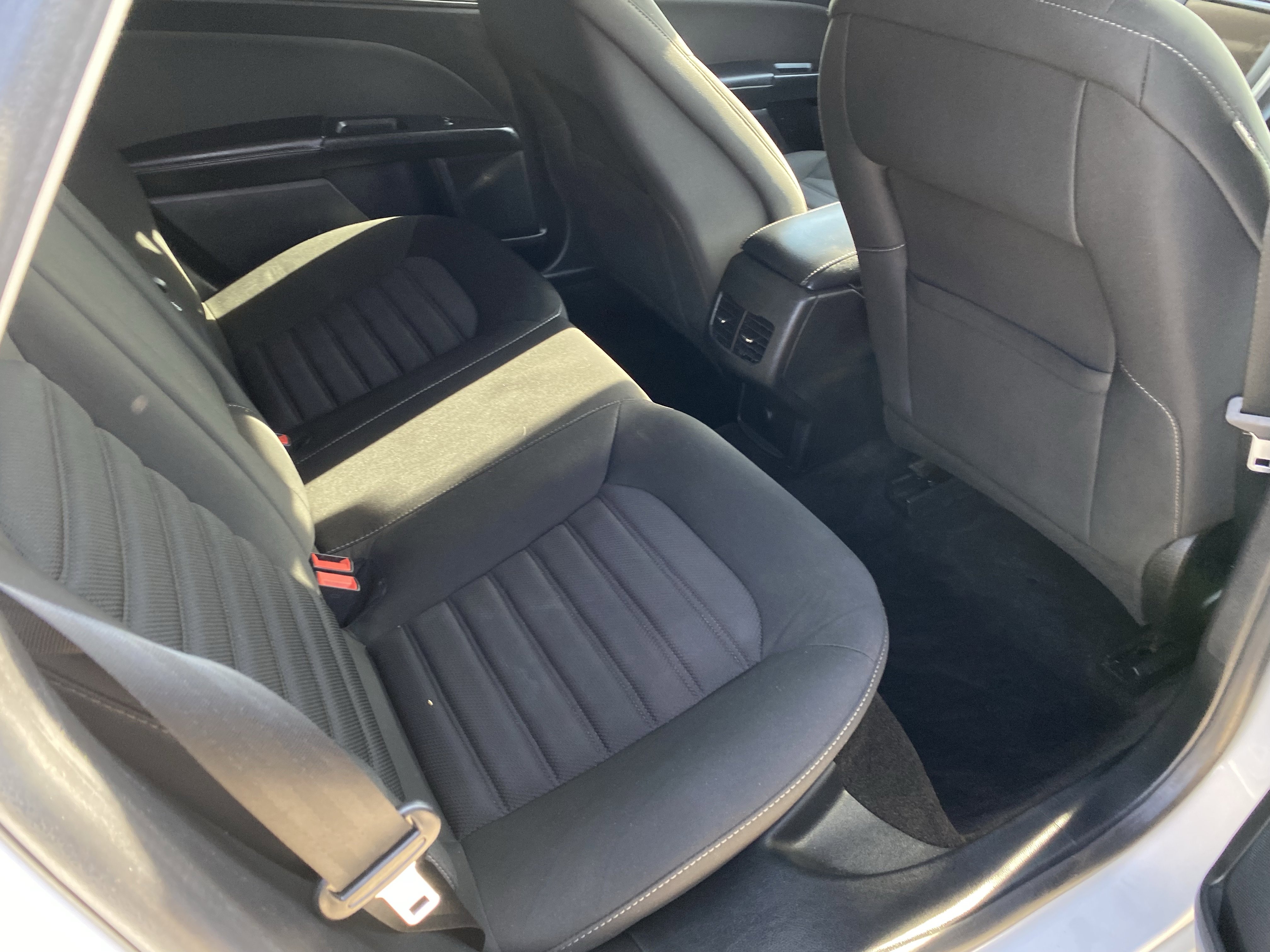 Used 2019 Ford Fusion SE FWD image 12